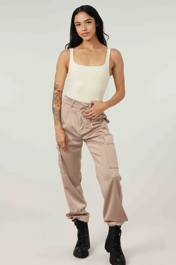 Youngla Joggers & Pants<W217 Gloria Satin Cargo