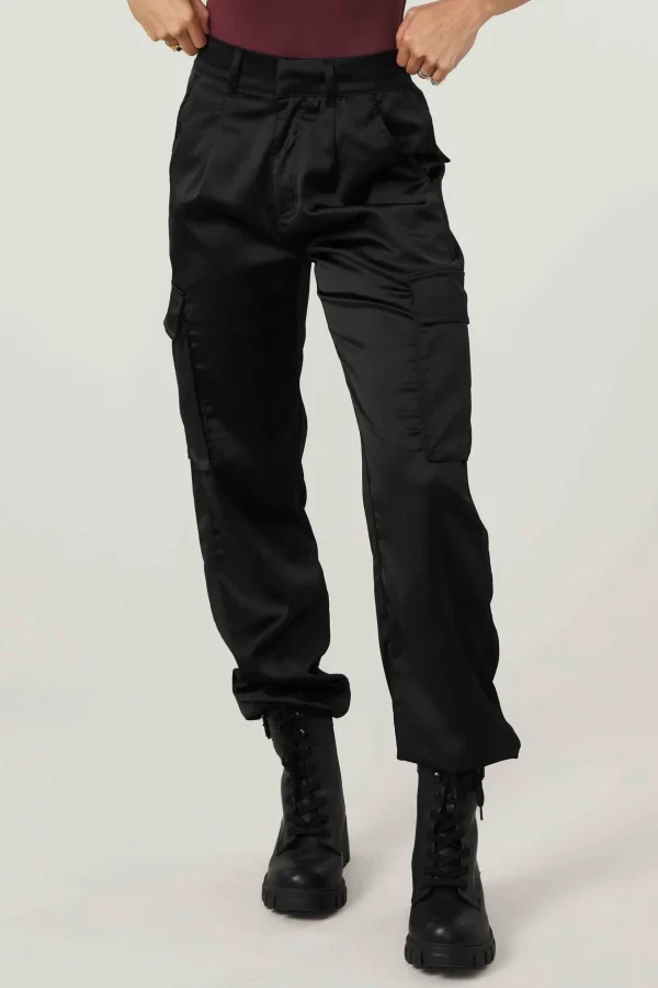 Youngla Joggers & Pants<W217 Gloria Satin Cargo