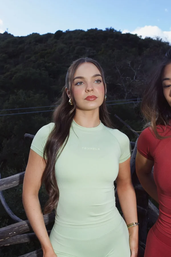 w_seamless_curve_compress_11.webp Youngla Tops<W446 Seamless Curve Compression Tee