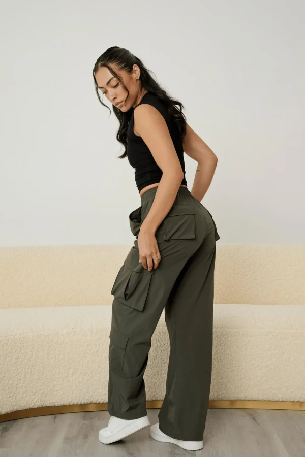 w_travel_cargo_joggers_1.webp Youngla Joggers & Pants<W219 Travel Cargo Joggers