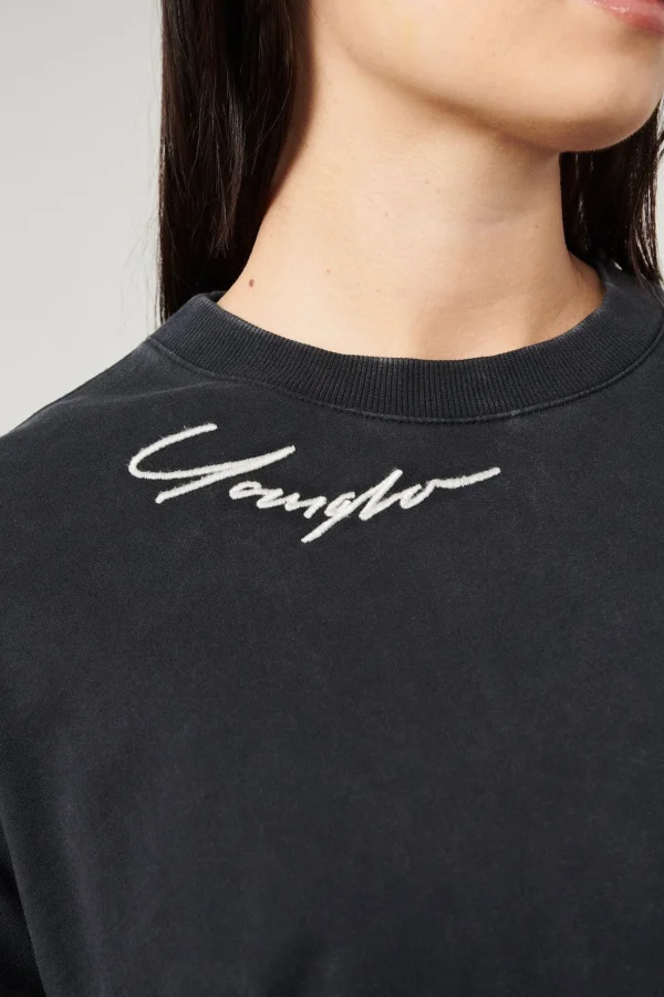 Youngla Tops<W432-Emblem Long Sleeve Tee